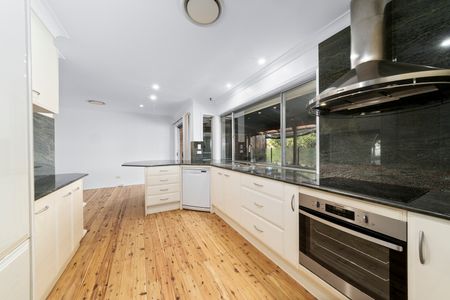 135 Duffy Avenue, Westleigh NSW 2120 - House For Rent | Domain - Photo 4