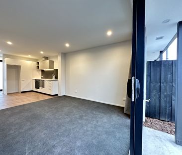 2/30 Frederick Street, Waltham - Photo 1