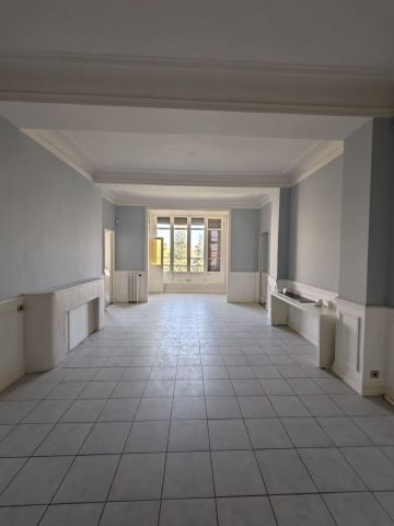 Appartement 5 pièces 183m2 MARSEILLE 8EME 2 300 euros - Photo 4