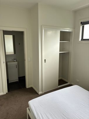 West Footscray - Photo 1