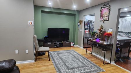 For Lease - 328 Black Drive, Milton, Ontario - Photo 2