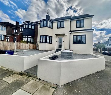 Basildon Avenue, Ilford, IG5 - Photo 2