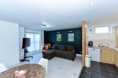 8 St. Judes Square, Ormeau, Belfast, BT7 2WA - Photo 2