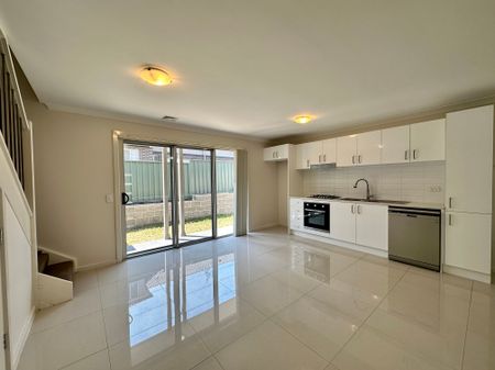 Modern Two Bedroom Townhouse - Photo 4