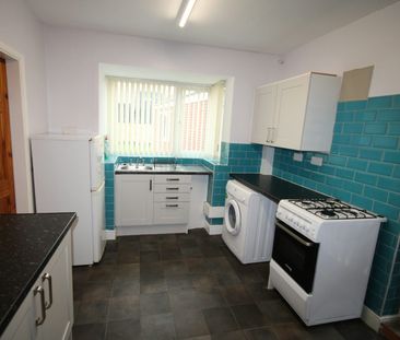 Semi-detached house to rent on - Photo 3
