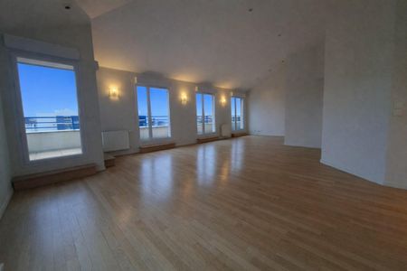 Location Appartement 5 pièces 121m² LYON 6ème - Photo 4