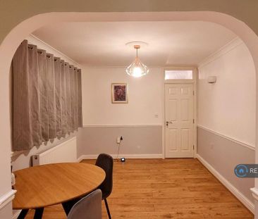 4 bedroom maisonette to rent - Photo 3