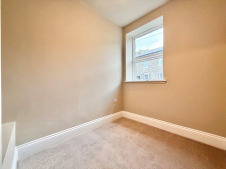 2 bedroom terraced house to rent - Photo 4