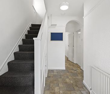 Room 1, Western Avenue, W3 - Photo 2