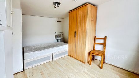 5 bedroom house to rent Brendon Avenue, Luton, Bedfordshire, LU2 - Photo 3