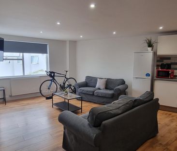 Tamar House 3 Bed apartments, Plymouth - Photo 4