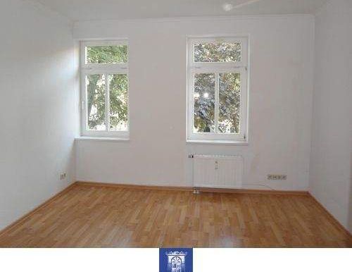 Wunderschöne und großzügige Familienwohnung mit hübschem Balkon! - Photo 1