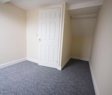 2 bedroom Flat To Let - Photo 5