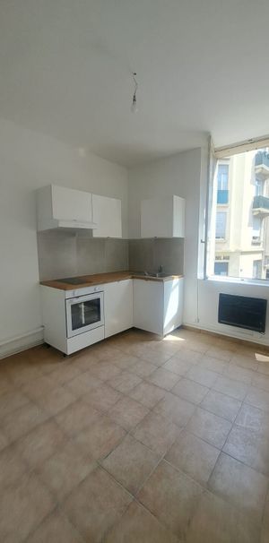 Appartement 1 pièces 13m2 MARSEILLE 4EME 500 euros - Photo 1