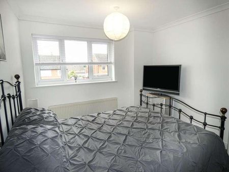 Stephenson Close, Glascote, B77 - Photo 5