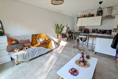 Location Appartement 1 pièce 30m² CAEN 14000 - Photo 3