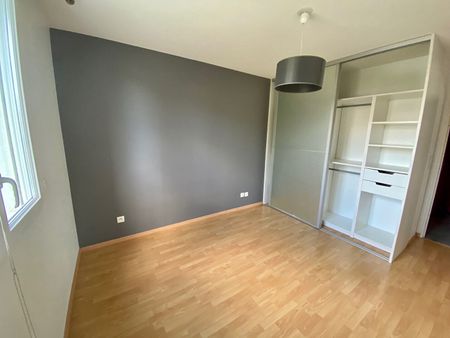 Location Appartement 4 pièces 109m² - Photo 4