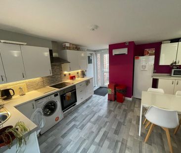 1 bedroom in a house share to rent - Photo 5