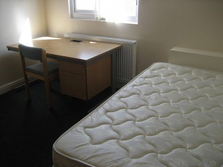 7 Bed Luxury Student House - StudentsOnly Teeside - Photo 4