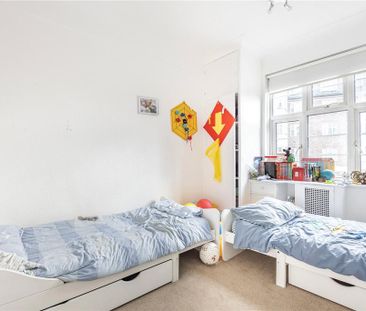 4 bedroom flat to rent - Photo 5