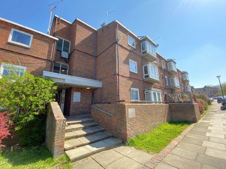 1 Bed Flat, Charlton, SE7 - Photo 4
