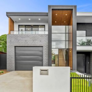 Contemporary family living, in a sought after location - Photo 3