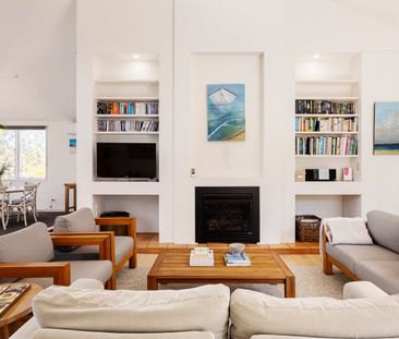 Idyllic Beach Style Living - Fully Furnished, 12 months - Photo 3