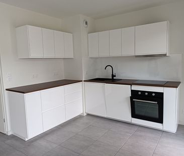 Location Appartement 4 pièces 83m² - Photo 3