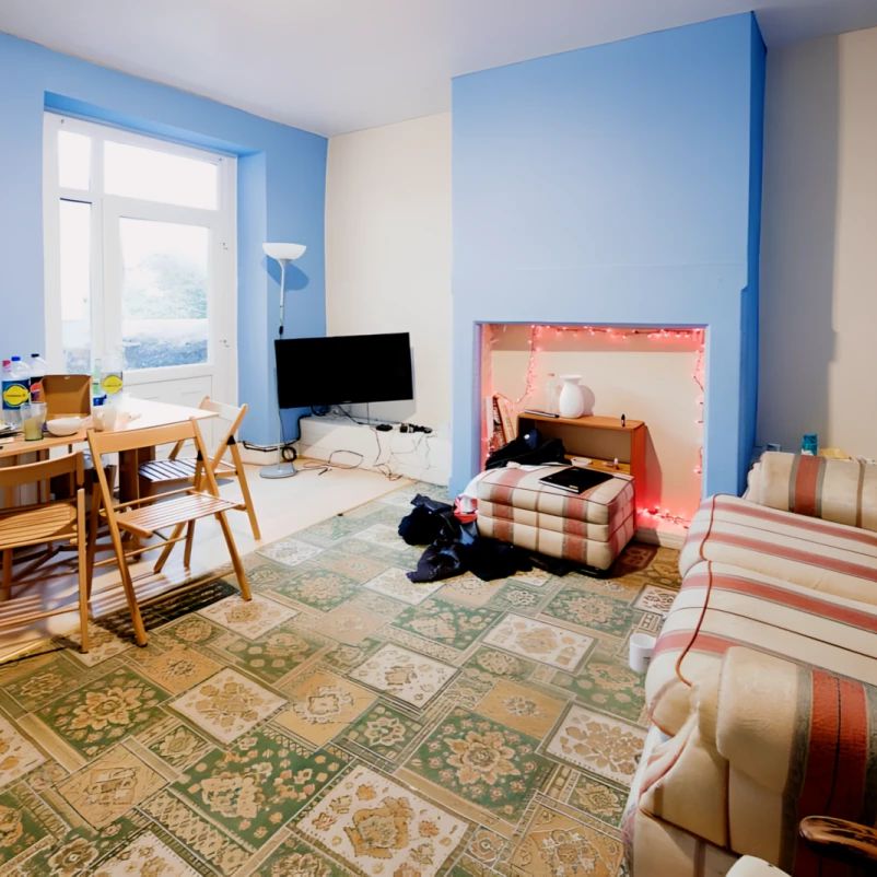 5 Bed 3 Bath - Photo 1