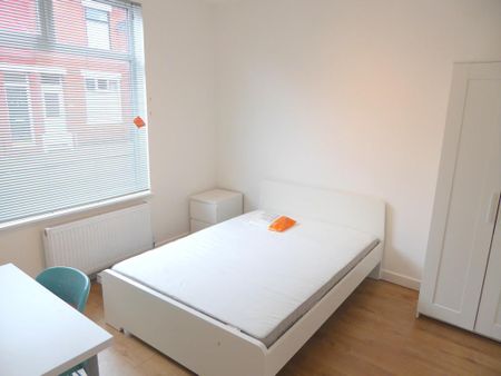 3 bedroom terraced house to rent - Photo 2