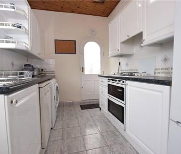 3 bedroom bungalow to rent - Photo 6