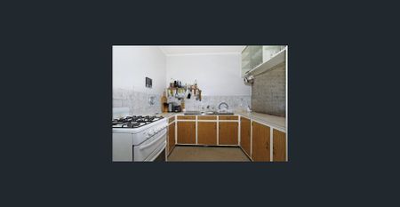 CONVENIENTLY LOCATED 2 BEDROOM UNIT - Photo 3