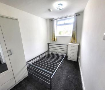 1 bedroom ground floor flat to rent - Photo 2