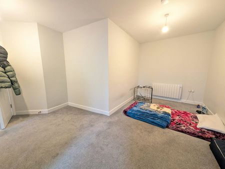 Flat to rent on - Photo 5