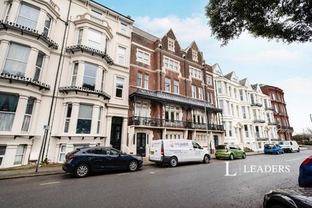 3 bedroom apartment to rent Western Parade, Southsea, Hampshire, PO5 - Photo 4