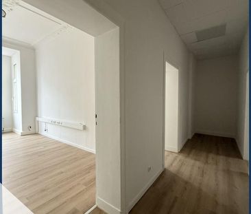Stilvolle 4-Raum Wohnung mit Balkon, neuer EBK und Sanierten Bad in... - Photo 4