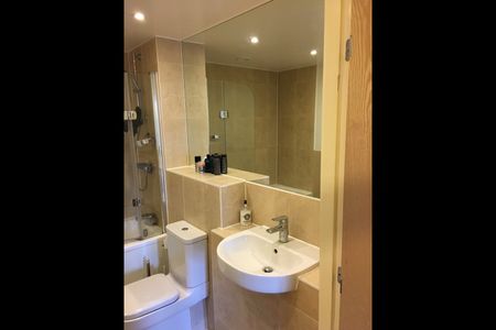 1 Bed Flat, Fulneck Pl, E1 - Photo 2