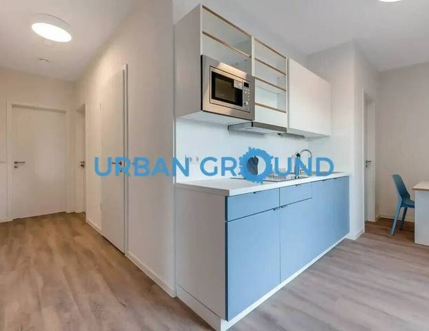 Vollständig eingerichtetes Privatzimmer mit gemeinsamer Terrasse in einer gemischten 3er WG - Photo 1