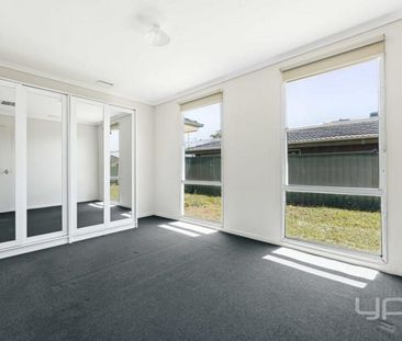 4 Kiata Court, COOLAROO - Photo 3