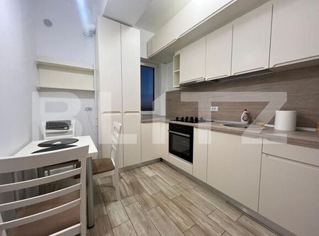 Apartament cu 2 camere, 57 mp, loc de parcare, zonă centrală - Fotografie 2