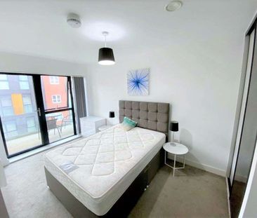 AVAILABLE FEB 4TH | FURNISHED TO A HIGH STANDARD | PRIVATE BALCONY ... - Photo 4