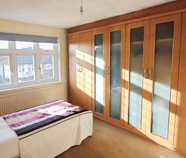 4 bedroom terraced house to rent - Photo 1