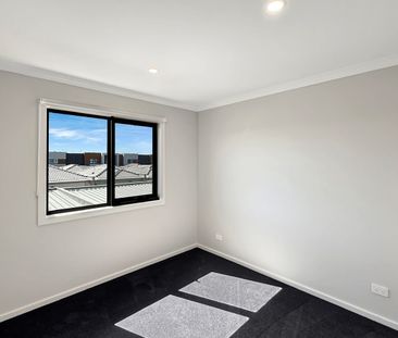 🏡 Brand New 4-Bedroom Townhouse in Wollert - Photo 1