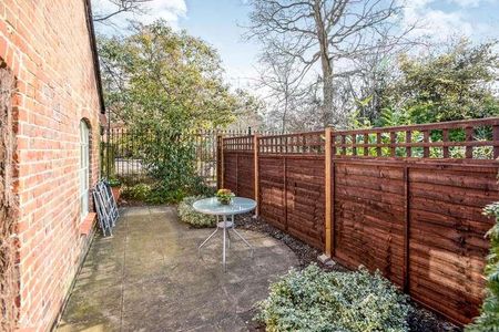 Springwell, Havant, PO9 - Photo 5