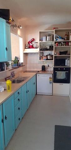 Large house with double garage - Photo 5
