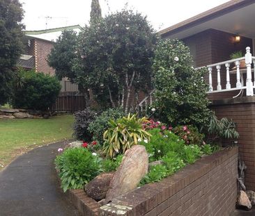 Large family sized furnished home - Photo 1