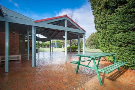 21 Skyline Drive, Gisborne, VIC 3437 - Photo 2