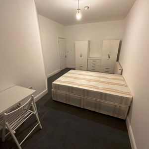 Room in a Shared House, Muswell Hill Broadway, N10 - Photo 2