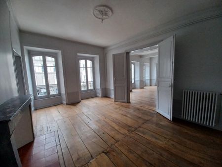 Location Appartement 5 pièces 139m² AURILLAC 15000 - Photo 5