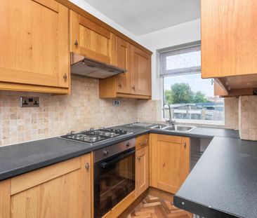 3 bedroom semi-detached house to rent - Photo 6